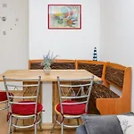 아파트 With Parking Space Razanj, - 17328 로고즈니차