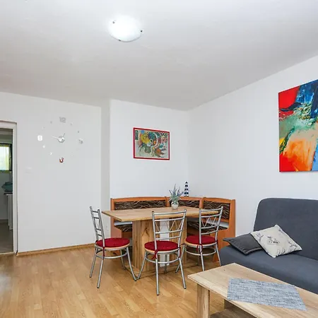 With Parking Space Razanj, - 17328 * 로고즈니차