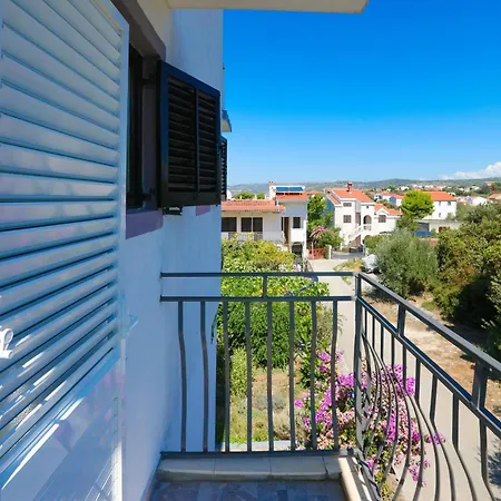 公寓 With Parking Space Razanj, - 17328 *