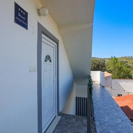 公寓 With Parking Space Razanj, - 17328